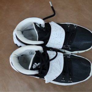 Nike Kyrie 6 Team Black White size 9M.  Gently used  no box